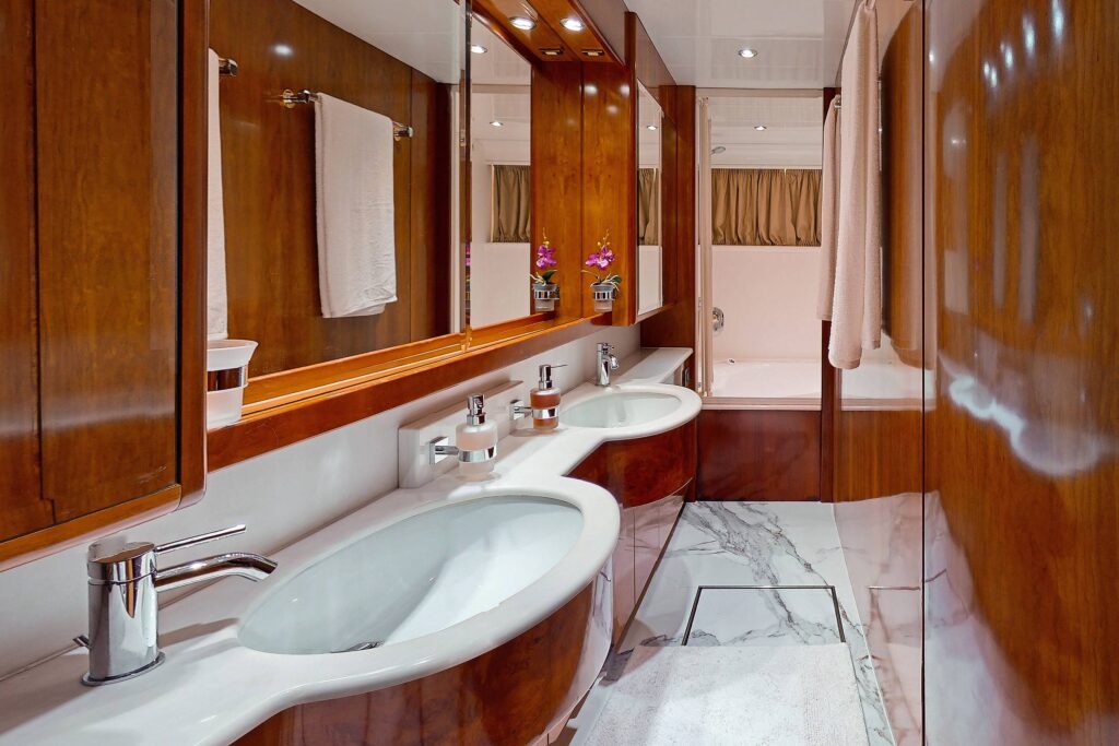 fleet_fdd85a98f40ff1c4e2c27158844f5fea