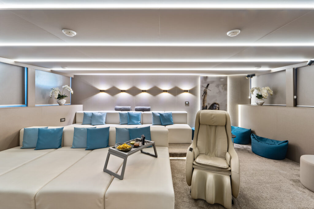559075402-freedom-interior-7