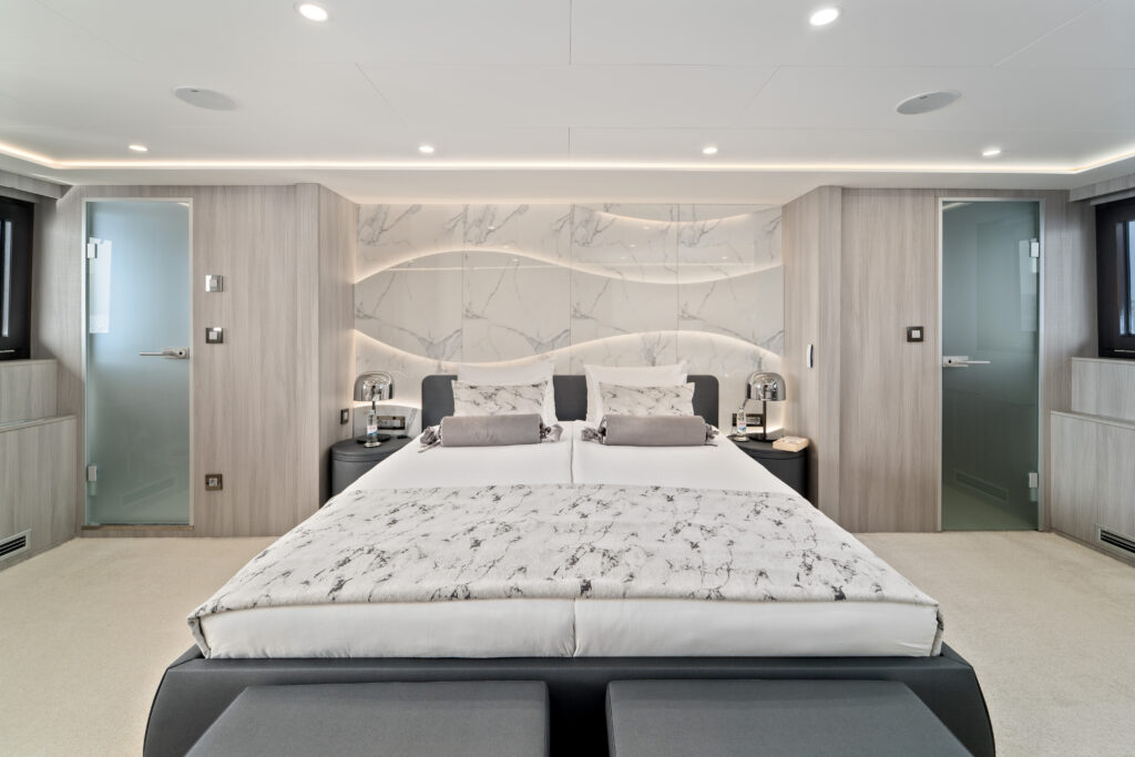 559075591-freedom-interior-16