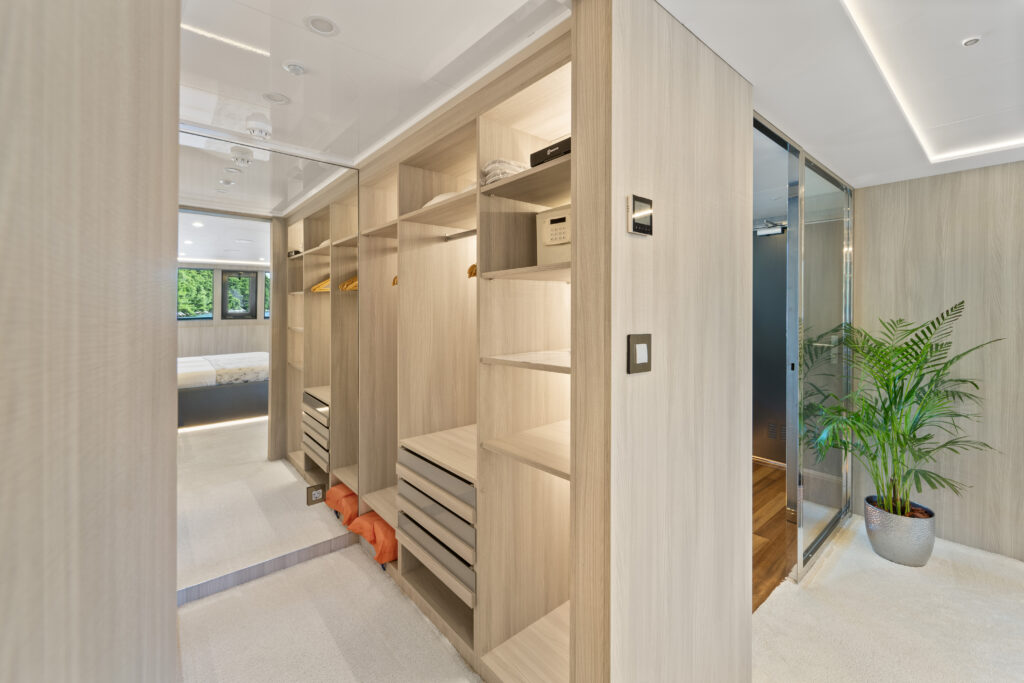 559075934-freedom-interior-27