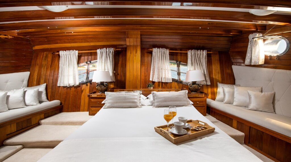 ANDI STAR Master cabin (2)