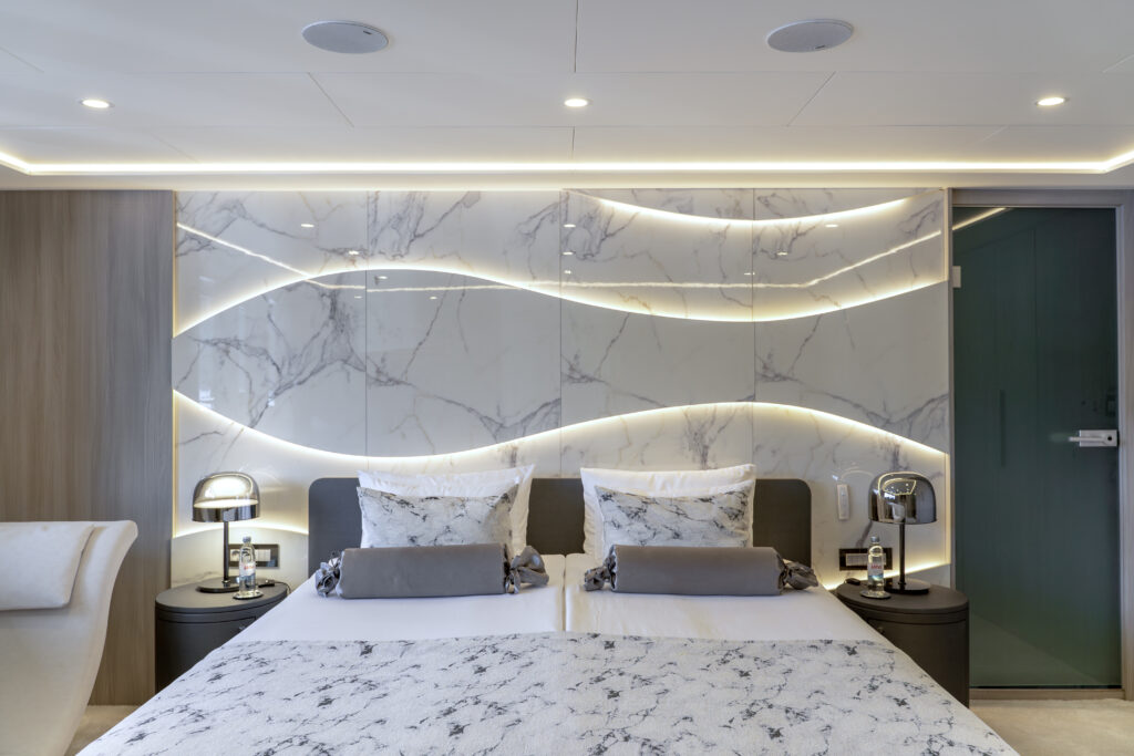 561116506-freedom-interior-80