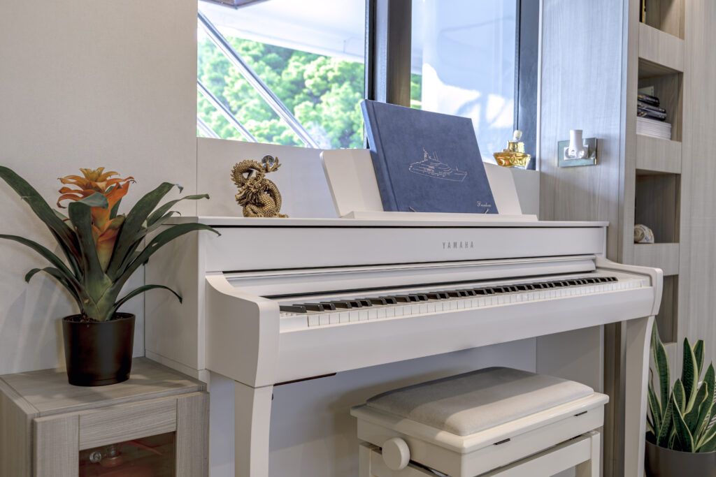 561116831-freedom-interior-91